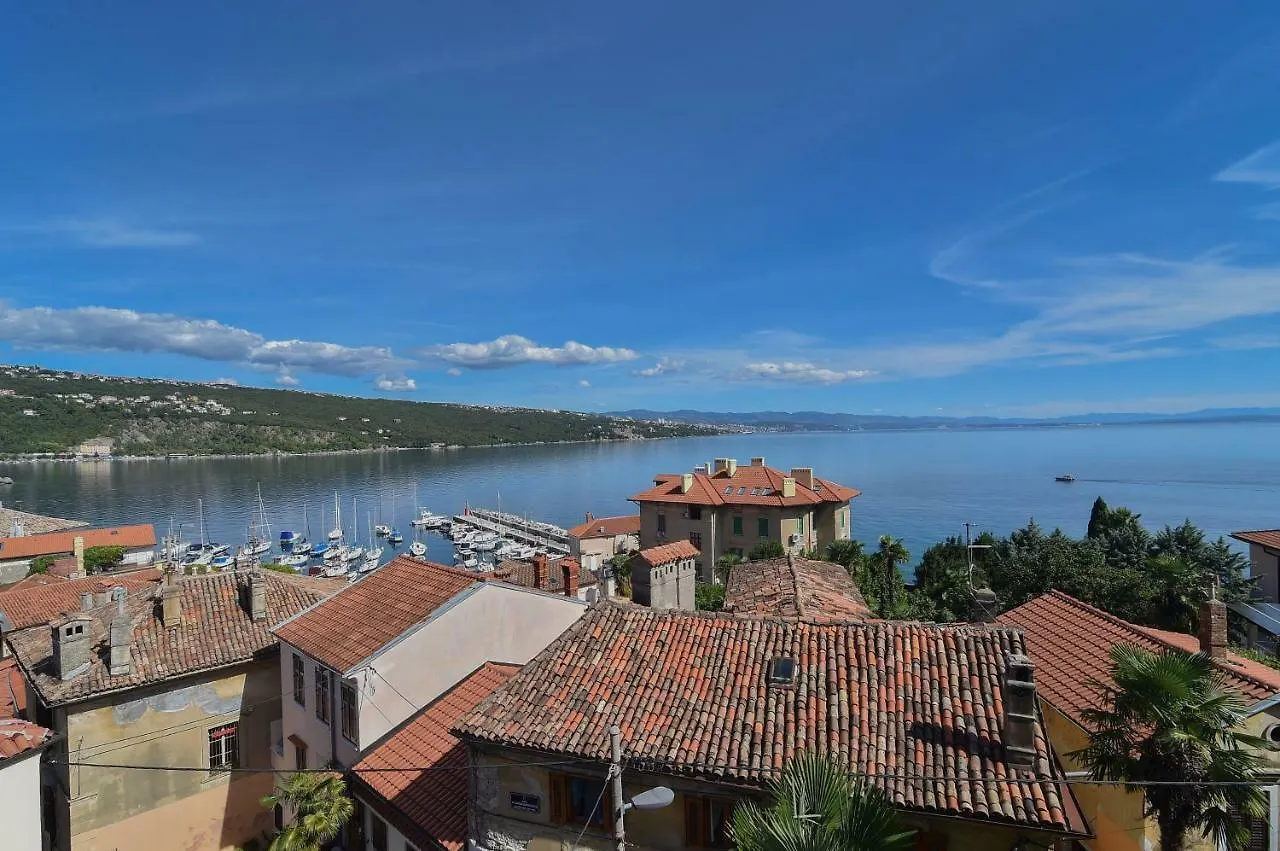 Apartments Pia Volosko, Opatija