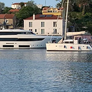 https://stone-house-buljanovic.hotelinzadar.com