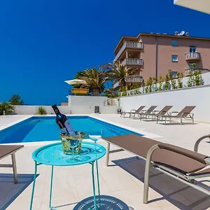https://villa-ria-sveti-petar.hotelinzadar.com
